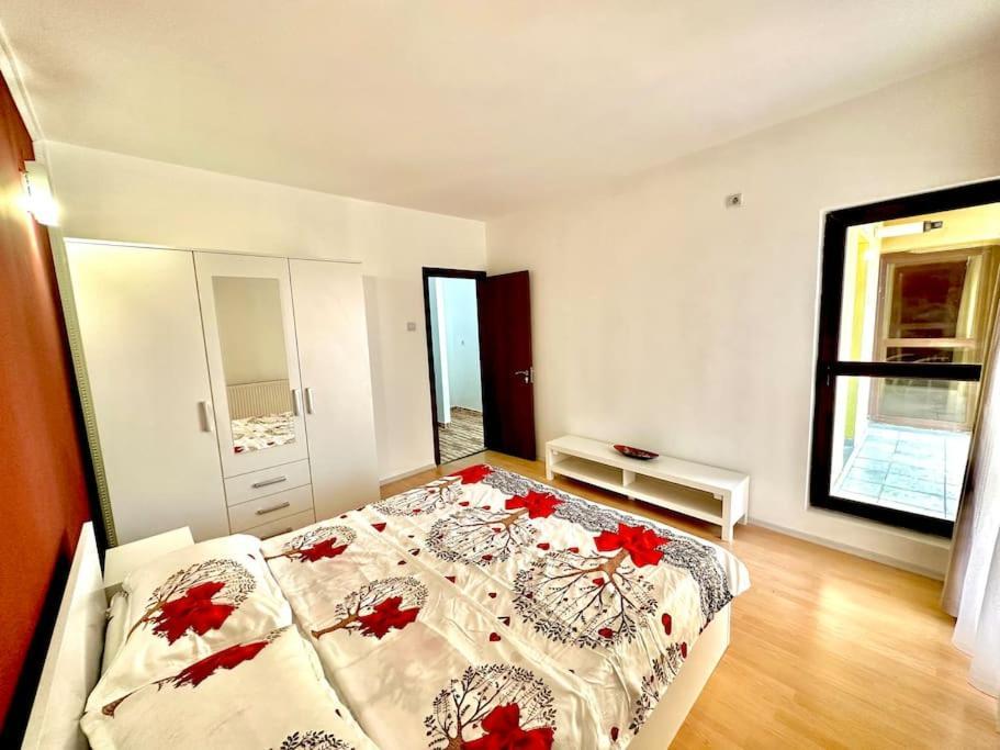 Apartament Novara 21 Крайова Екстериор снимка